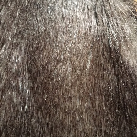 Faux fur sweater vest - Picture 3 of 6